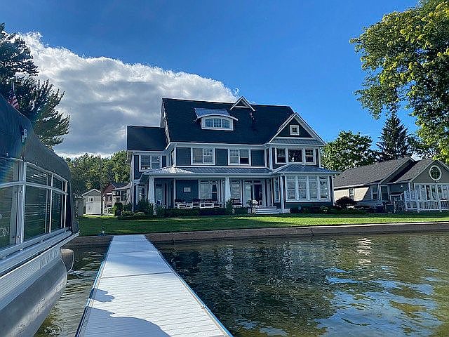 2nd image of 1251 W Lake Rd