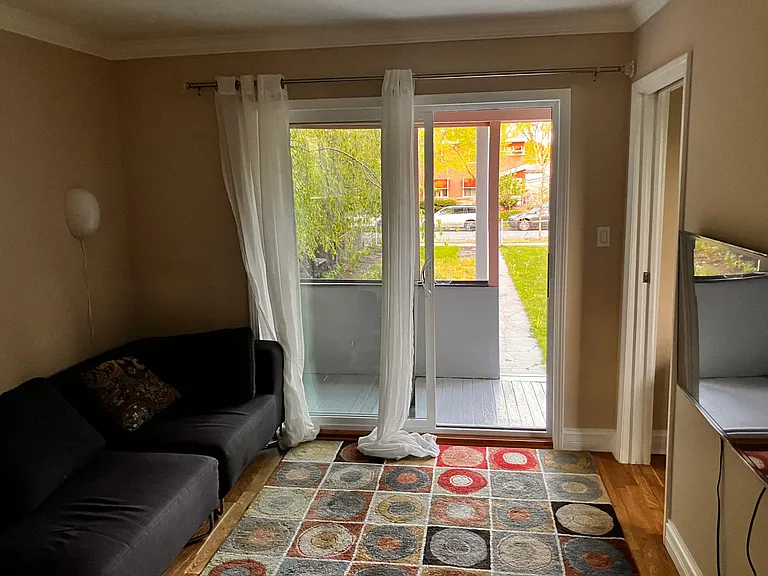 1722 Grey Ave — Photo 5