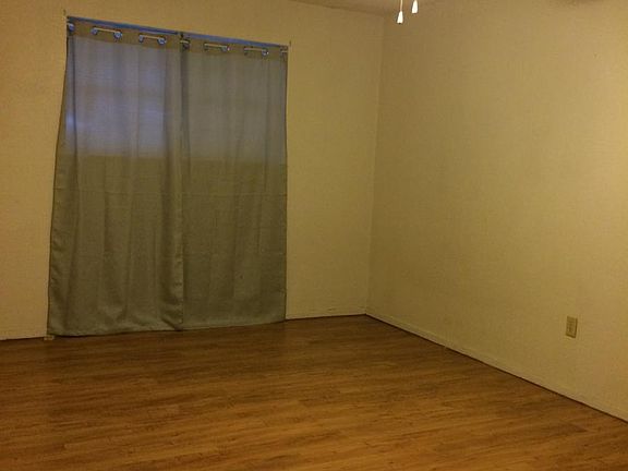 3rd image of 866 N Judge Ely Blvd