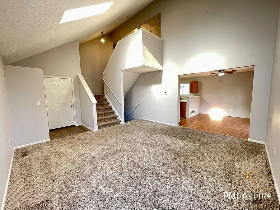 "Charming 4-Bed Sanctuary on Juniper Street Spacious 1625 Sq Ft Home in Longmont!" — Photo 3