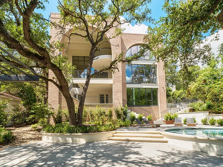4500 River Wood Ct — Photo 32