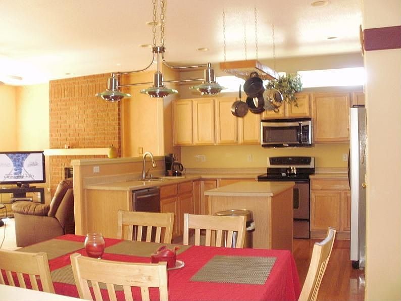 Kitchen/Dining