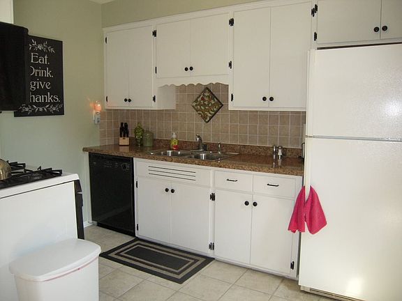 4th image of 1608 Sexton Dr