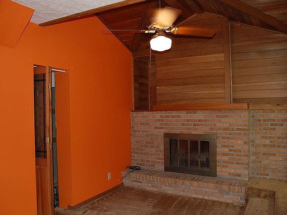 Family Room w/ Fireplace