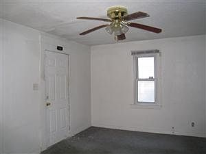 3rd image of 3633 Evansville Ave