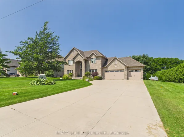 4 Scott Cres, Huron Kinloss, ON N2Z 0C6