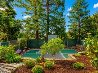 17529 Mayflower Dr, Castro Valley, CA 94546