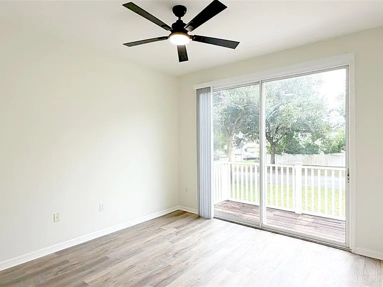 203 Madison Cir — Photo 37