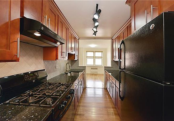 5th image of 9230 56th Ave APT 6L