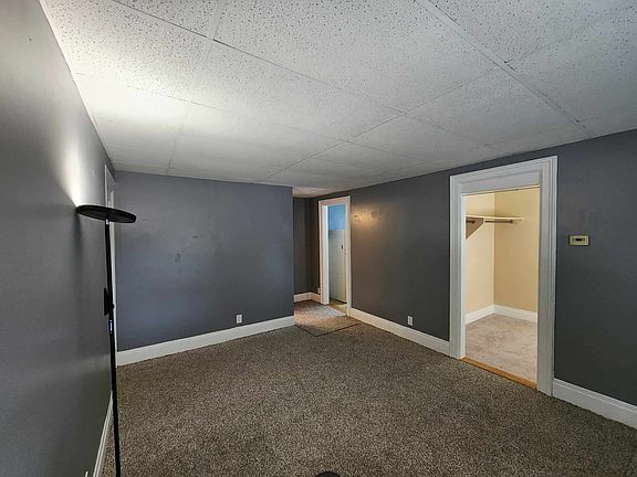 3rd image of 196 Adam St Floor 1