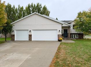 3001 9th Ave S, Moorhead, MN 56560