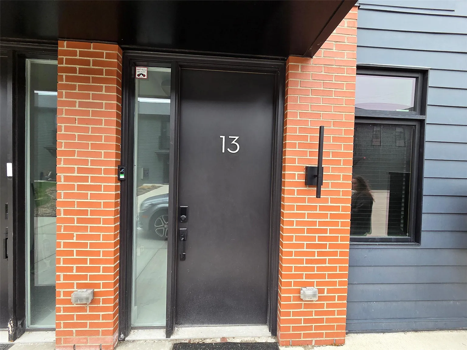 2 bed, 2.5 bath, 1400 sqft, $4,250 — Photo 3