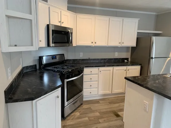 39500 W Warren Rd #144, Canton, MI 48187