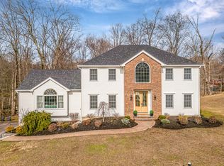 4 Sweetbrier Ln, Monroe, CT 06468