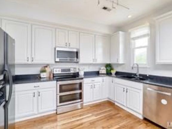 3rd image of 3432 Civic Green Dr