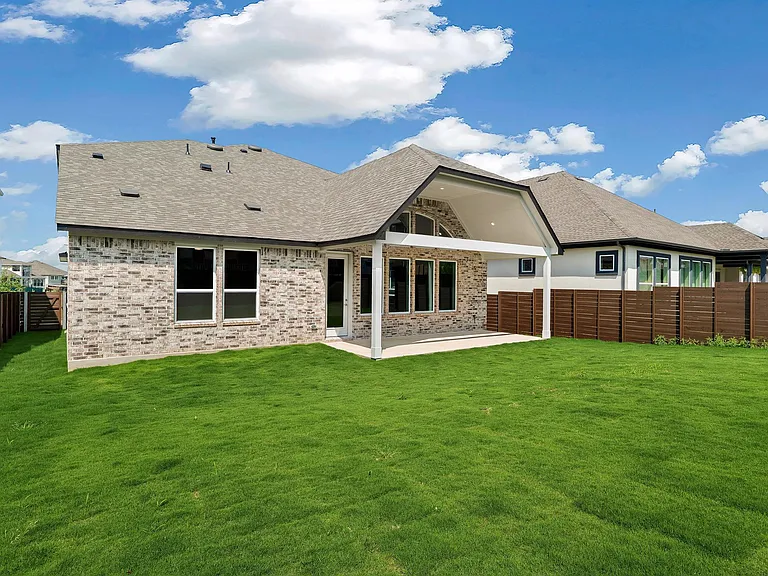 8208 Bouvreuil Dr — Photo 24