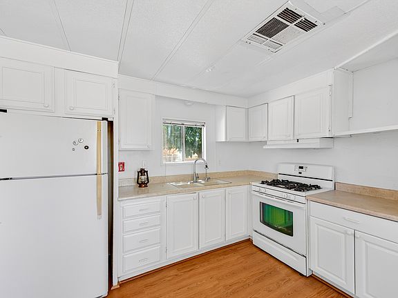4th image of 4010 E Vaquero Ln
