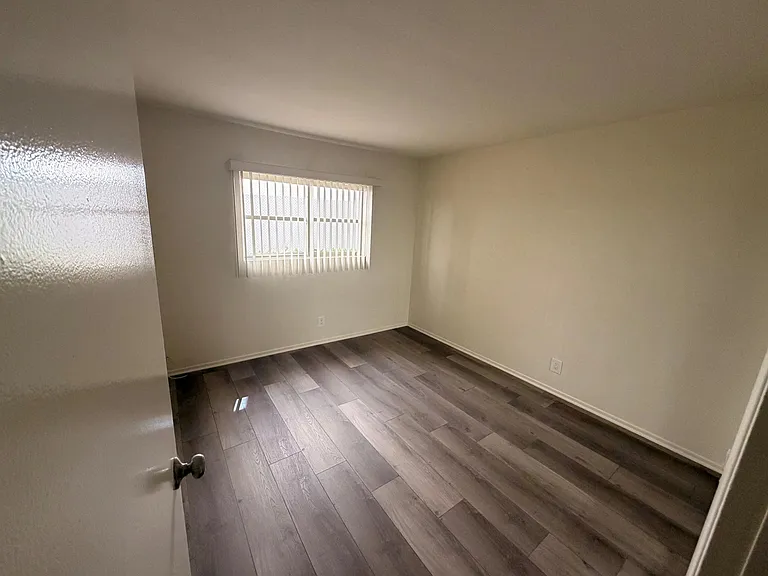 11215 Camarillo St #106 — Photo 7