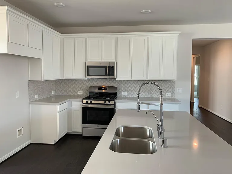 8022 Cliffside Terrace Ct — Photo 11