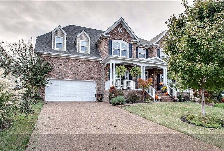 5 bedrooms - 3382 sqft 