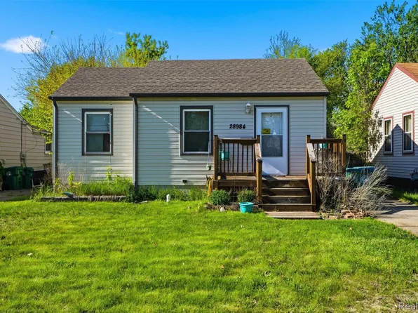28984 Beechwood St, Garden City, MI 48135