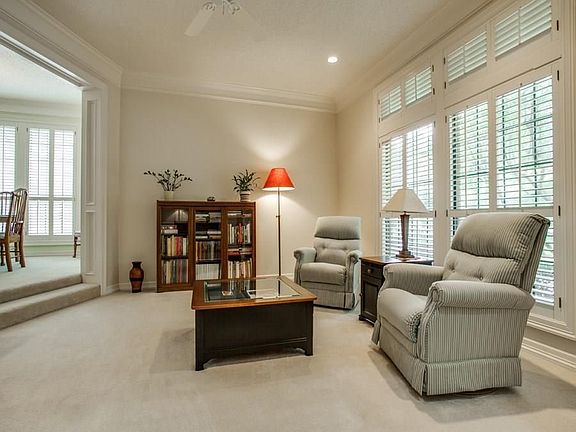 5th image of 4923 Bridgewater Dr