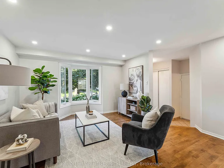 7 Windhurst Dr — Photo 3