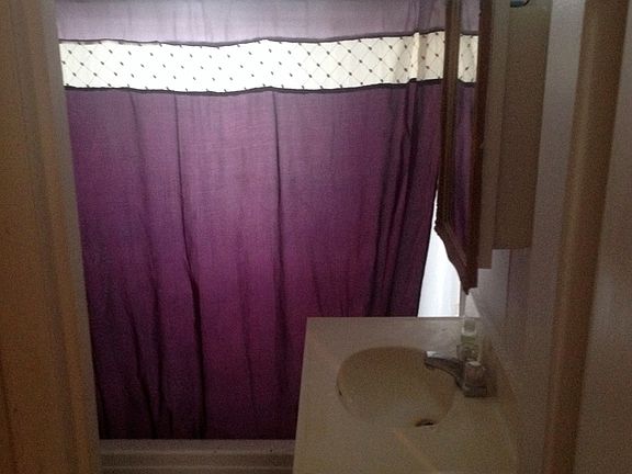 5th image of 174 Laurel Hill Ave #2