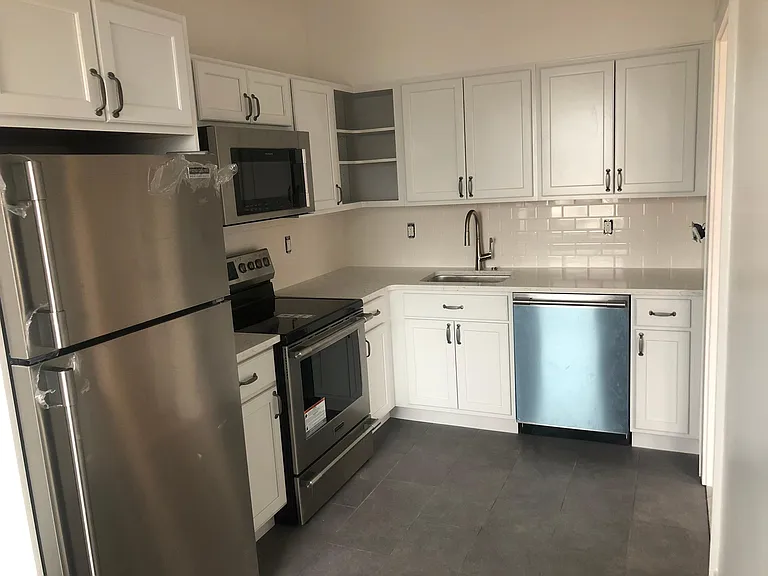 75 Fairview Ave #4 — Photo 9
