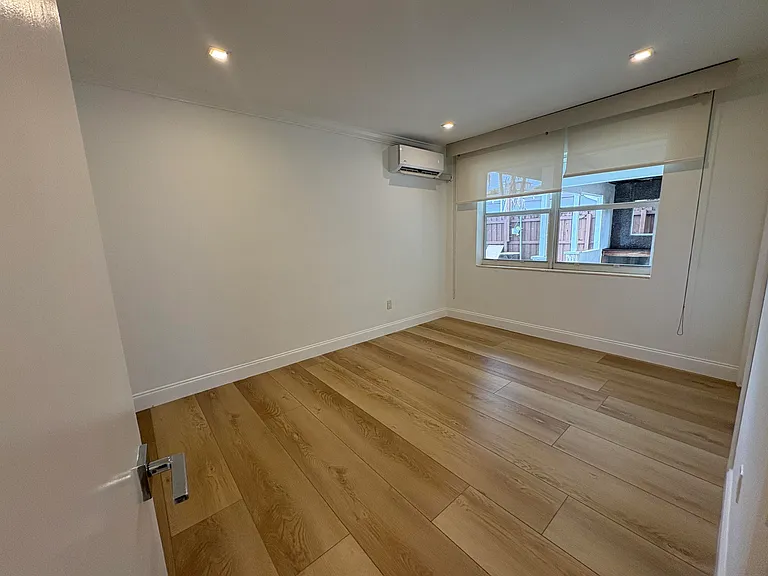 1032 NE 16th Ter — Photo 19