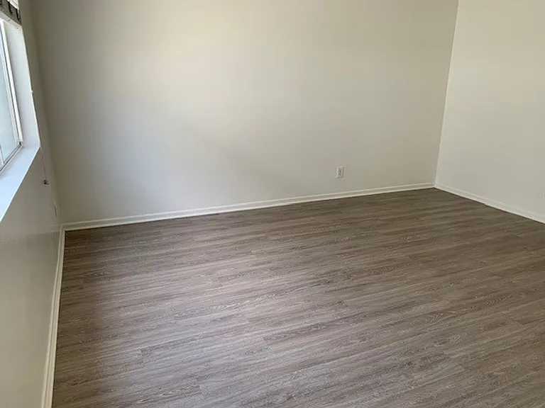 251 Mathilda Dr — Photo 6