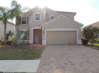 2068 Sagebrush Cir, Naples, FL 34120