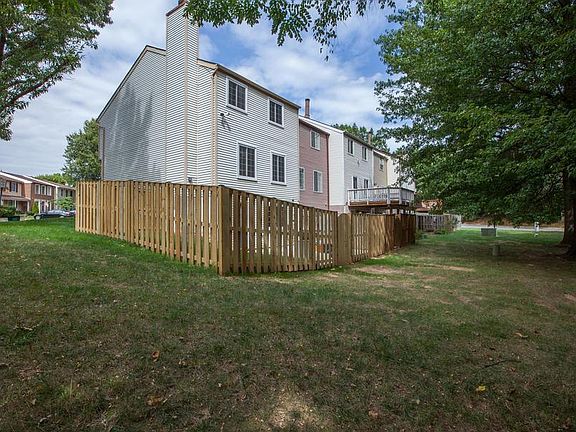 4th image of 2911 Bridgehampton Ct