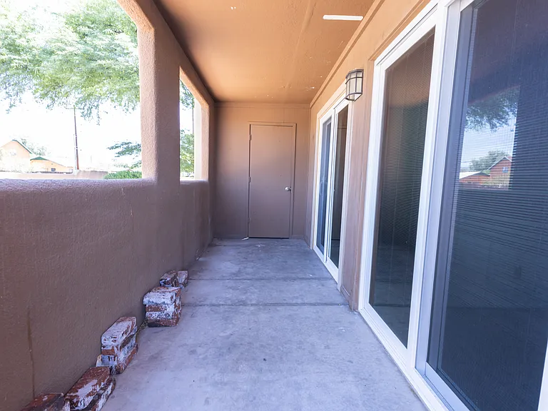 1810 E Blacklidge Dr #101 — Photo 23