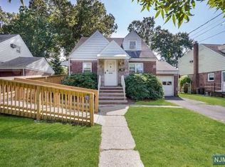 643 Taco Ave, Westwood, NJ 07675