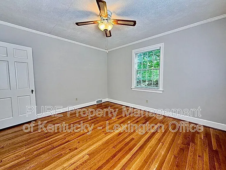 484 Hart Rd — Photo 17