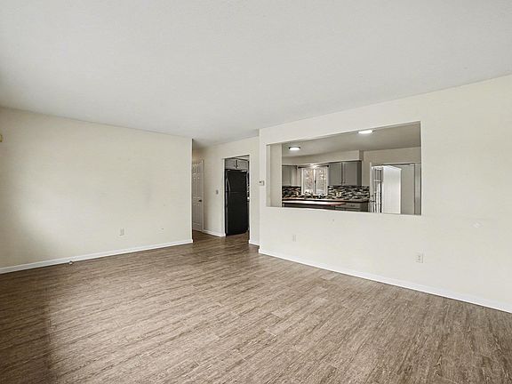 5th image of 303 Orchard Ave