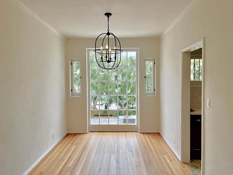 1338 N Laurel Ave #204 — Photo 15