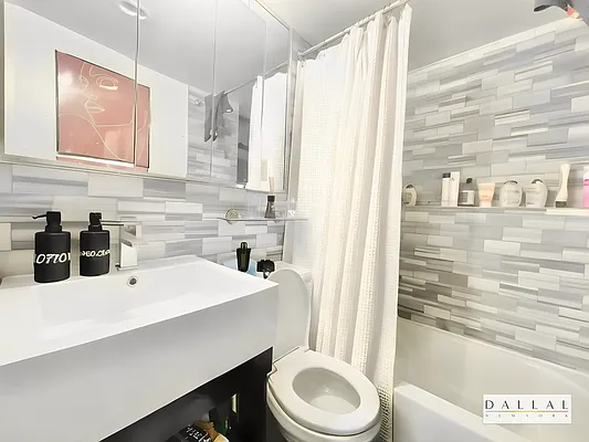 Rented by DALLAL | media 4