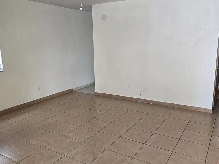 765 Georgia St — Photo 17