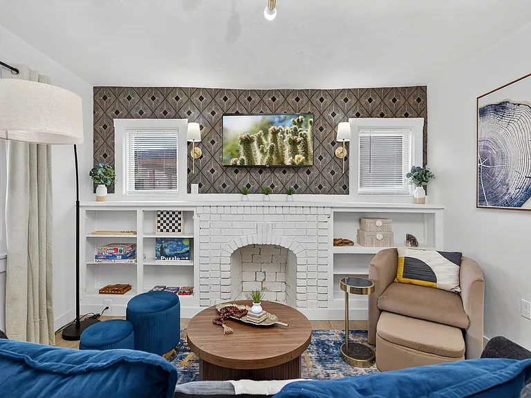 1341 E Willetta St #A — Photo 6