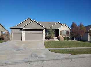 2132 N Stonegate Cir, Andover, KS 67002