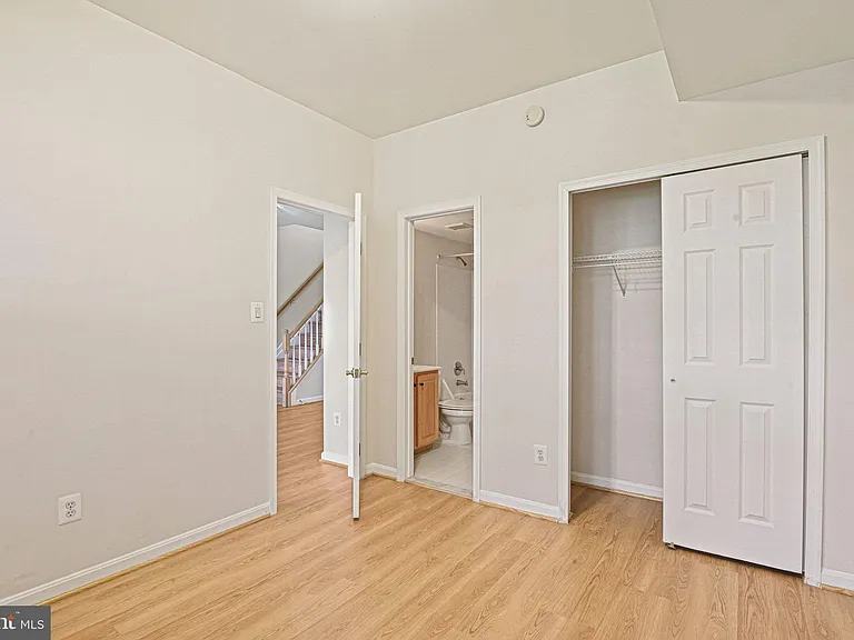 2658 Logan Wood Dr — Photo 32