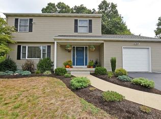53 Bear Hill Rd, Seekonk, MA 02771