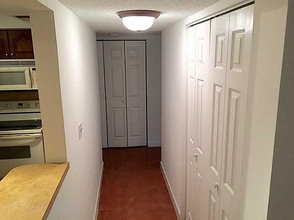 4th image of 9365 Fontainebleau Blvd #0