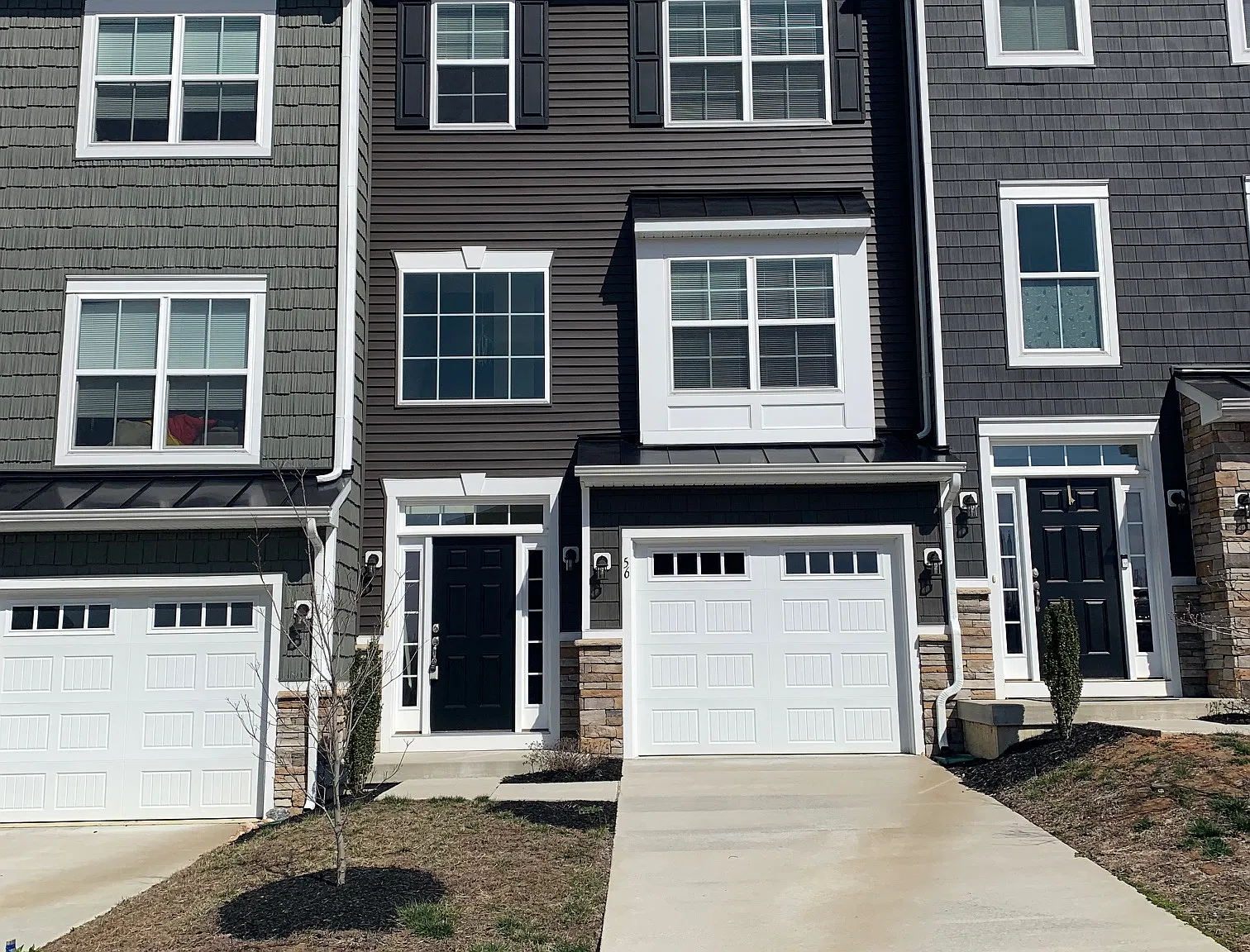3 bed, 2150 sqft, $2,500 — Photo 1