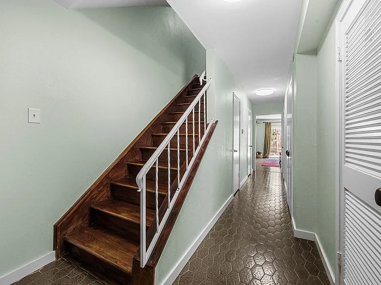 11515 Burdine St — Photo 5