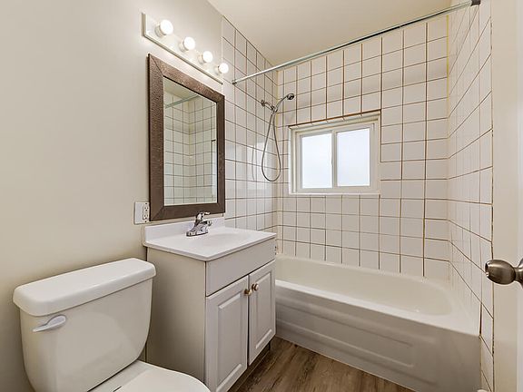 4th image of 10960 105th St NW #101