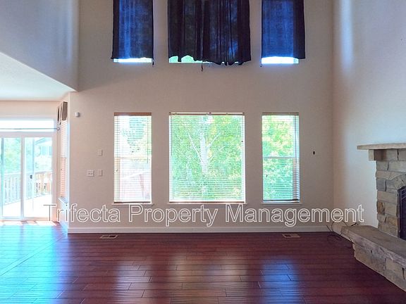 2nd image of 2215 Harvest St