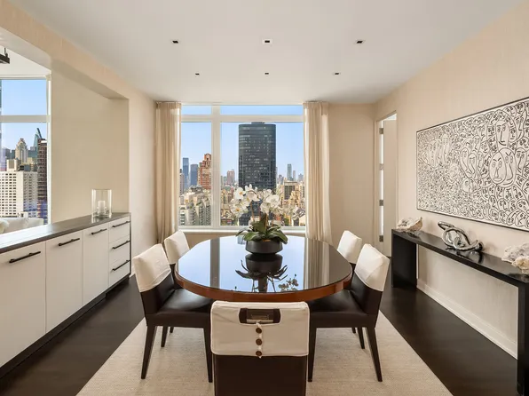 400 East 67th Street image 3 of 21
